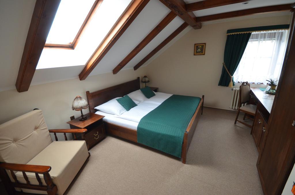 Villa Zerotin Penzion Bed & Breakfast Velké Losiny Exteriör bild