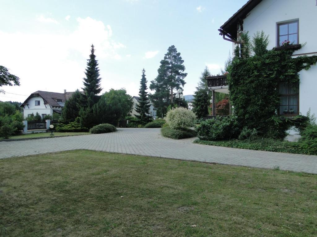 Villa Zerotin Penzion Bed & Breakfast Velké Losiny Exteriör bild
